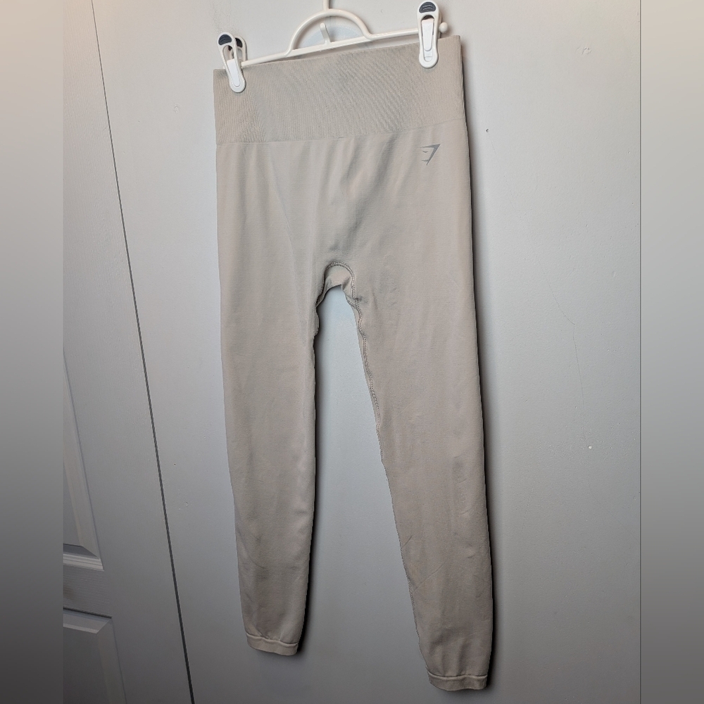 GYMSHARK Seamless Mid Rise Women Legging Size Small Beige Color Stretch Active